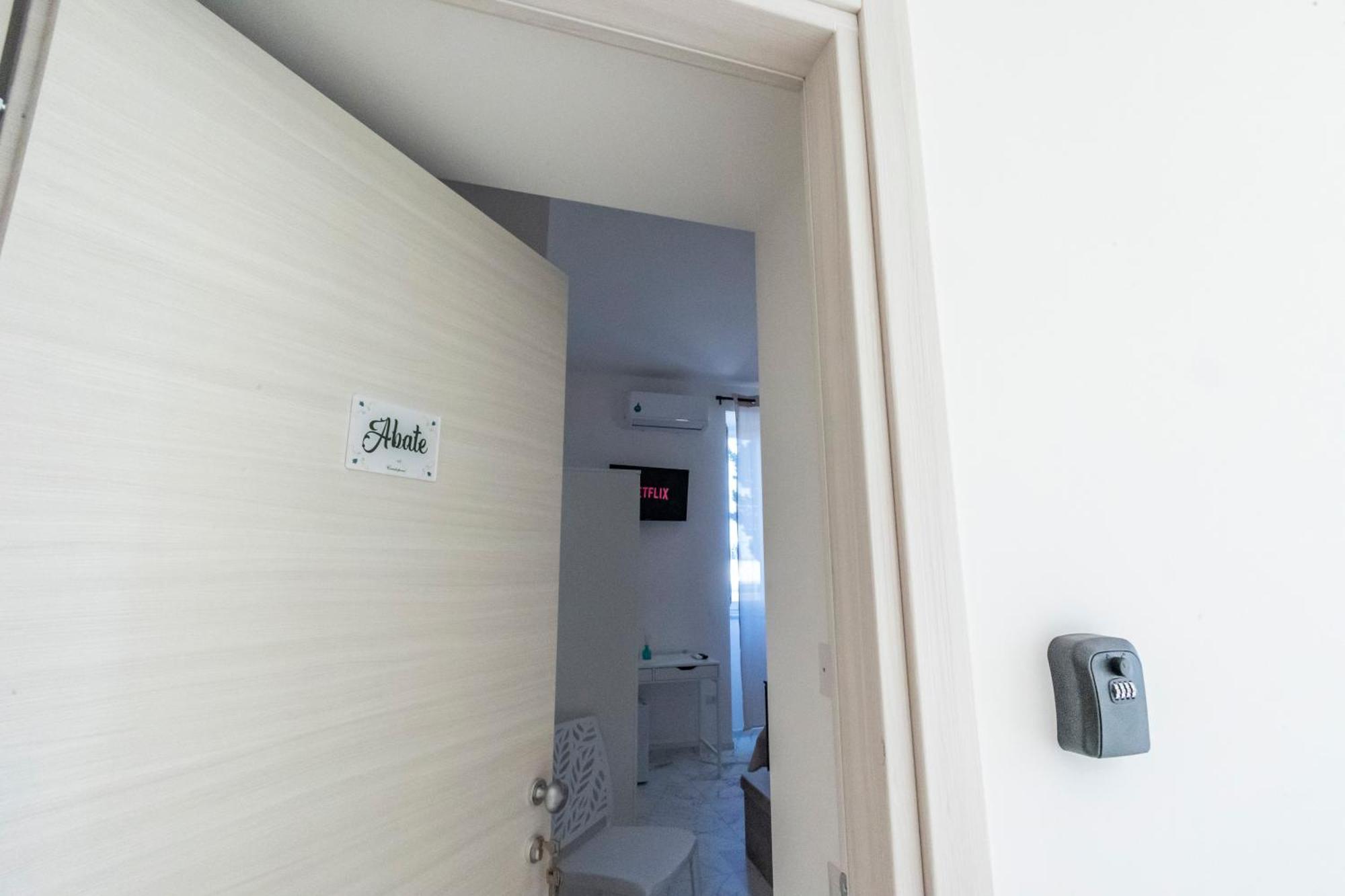 Cientopera Suite Rooms Pontecagnano Faiano Exterior foto
