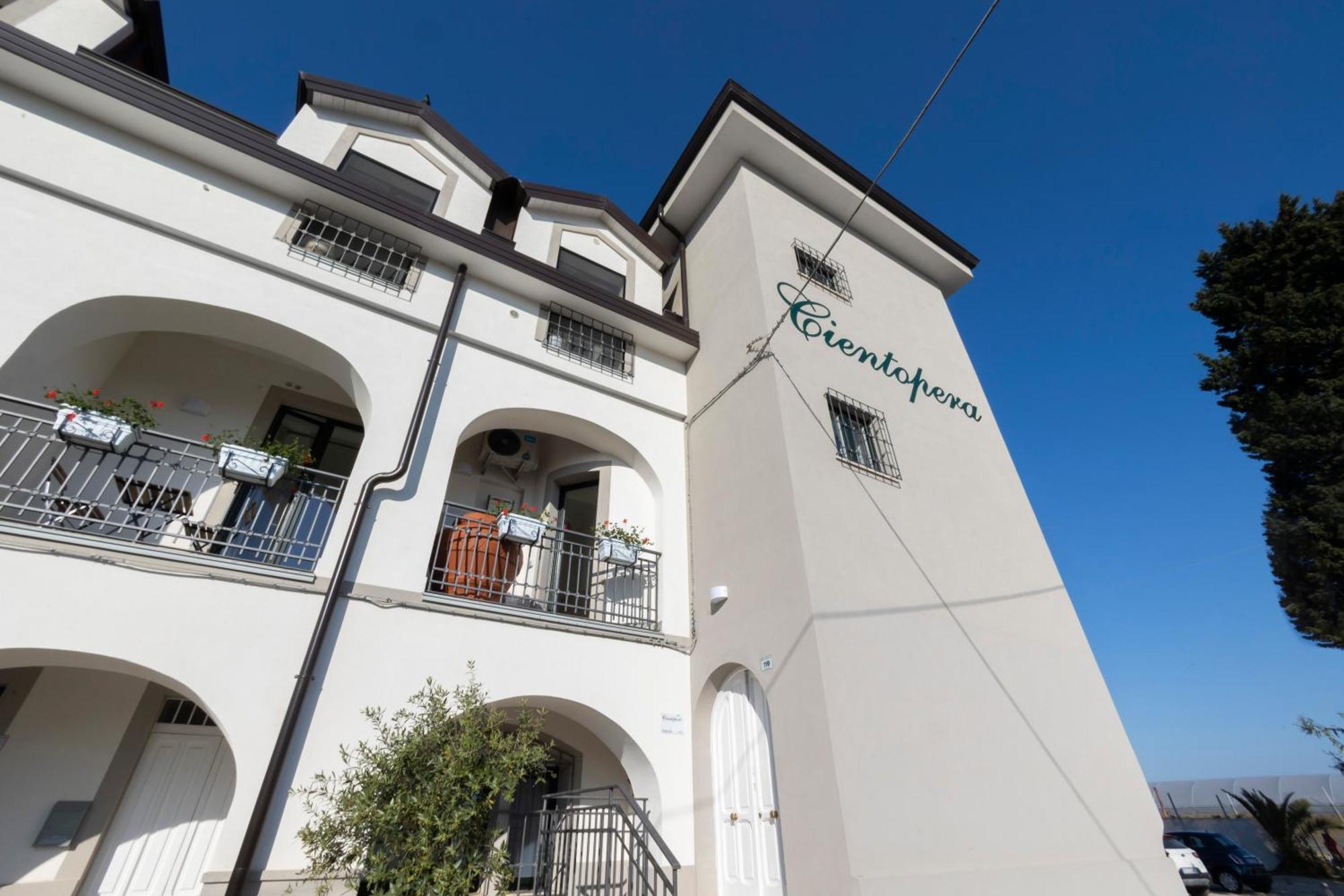 Cientopera Suite Rooms Pontecagnano Faiano Exterior foto